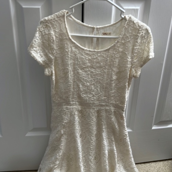 Hollister floral crochet dress size 3(small) - Picture 2 of 4